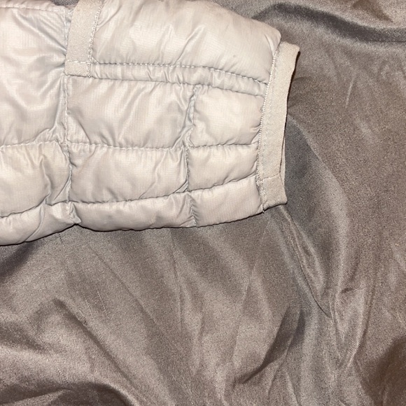 Gray north face, infant 0-3 Brand new - Picture 3 of 4